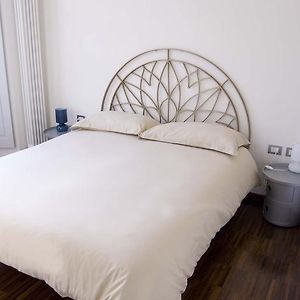 Zimmer mit Queensize-Bett